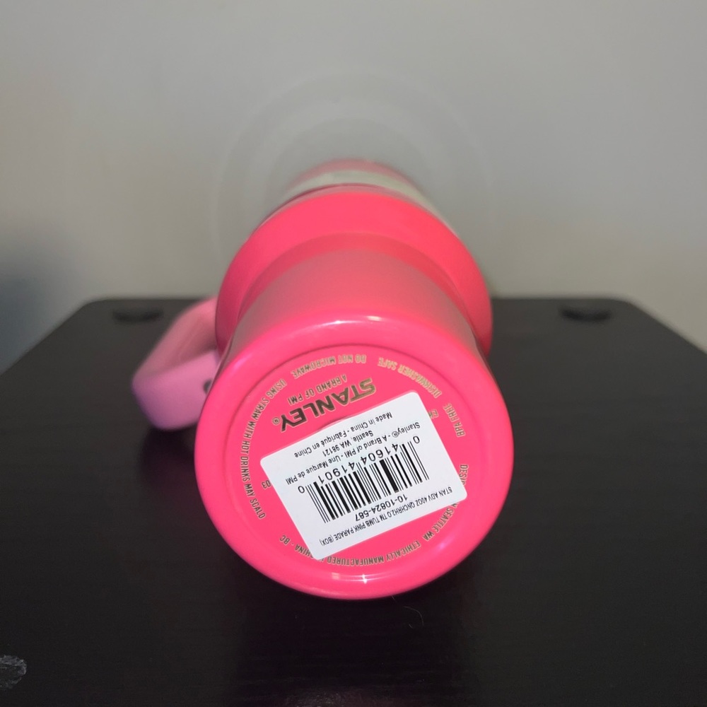 BNWT 40oz Pink Parade Stanley - Picture 2 of 5
